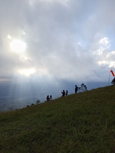 Festival Paralayang di Bukit Kekep, Desa Lengkong Meriahkan Hari Jadi Kabupaten Wonosobo