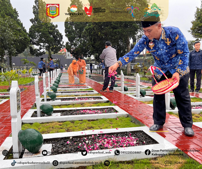 Rangkaian Peringatan HUT ke-53 KORPRI, Kadisparbud Ikuti Ziarah di TMP Wiropati Wonosobo