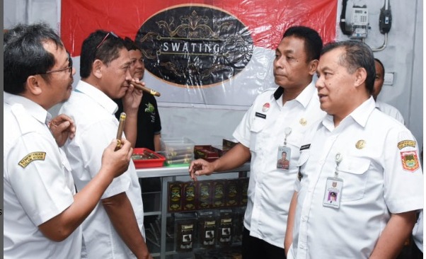Upaya Lestarikan Tembakau Swating, Wabup Albar Bersama Distanbun Jateng Launching UPH Tembakau di Desa Tieng Wonosobo