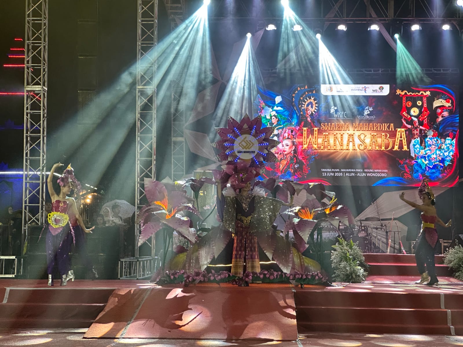 Wonosobo Night Fashion Carnival 2026 Sukses Tampilkan Kreativitas, Budaya dan Kearifan Lokal